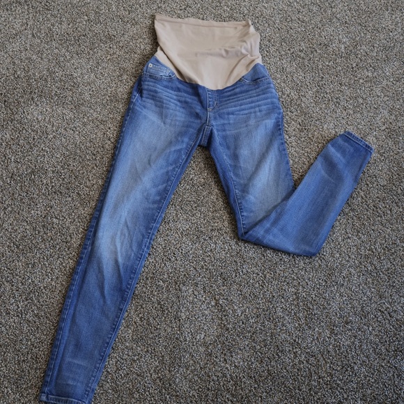 A Pea in the Pod High Rise Blue Jeans - Picture 1 of 6